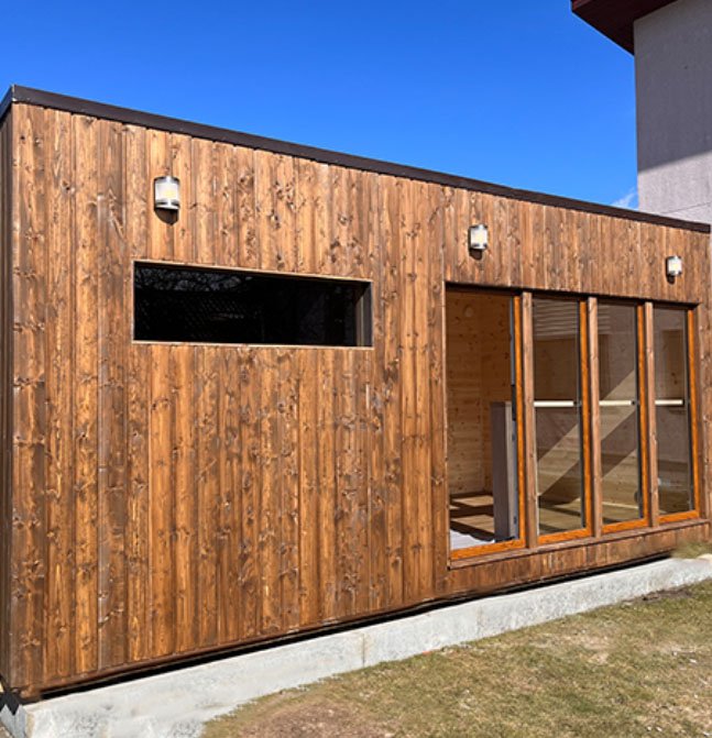 Karkasinės pirtys su moderniu dizainu